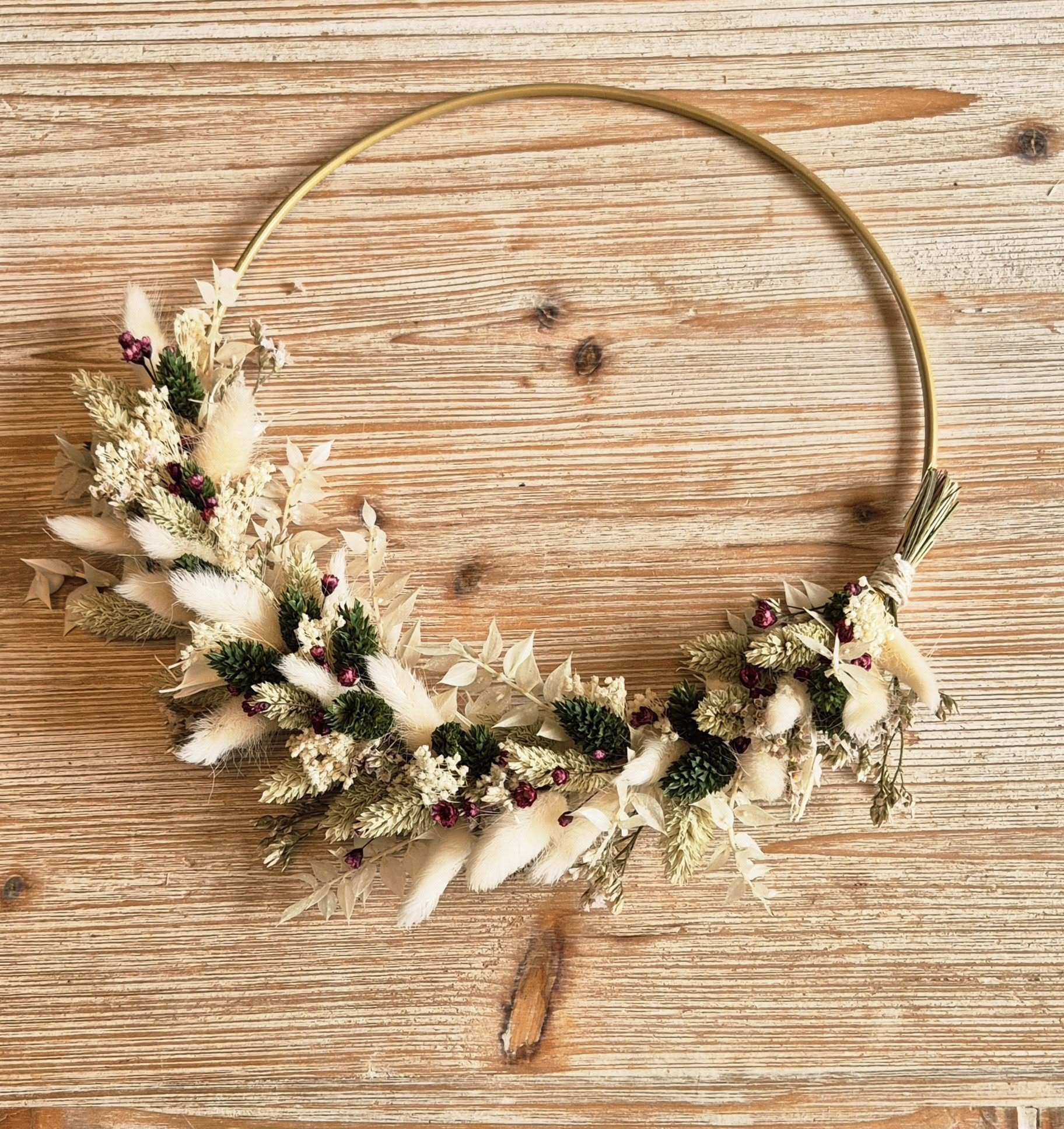 Couronne murale de fleurs