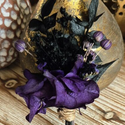 Boutonnière en végétaux séchés et stabilisés