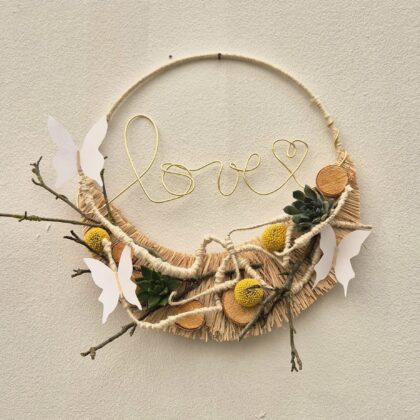 Couronne de raffia "Love"